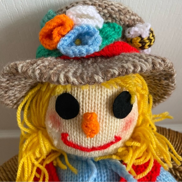 Hand-knitted doll 🧶 - Picture 3 of 4